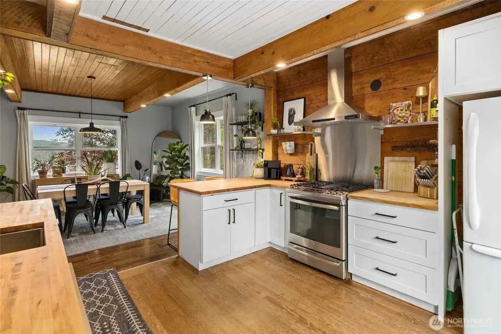 407 S 7th Street Roslyn WA 98941