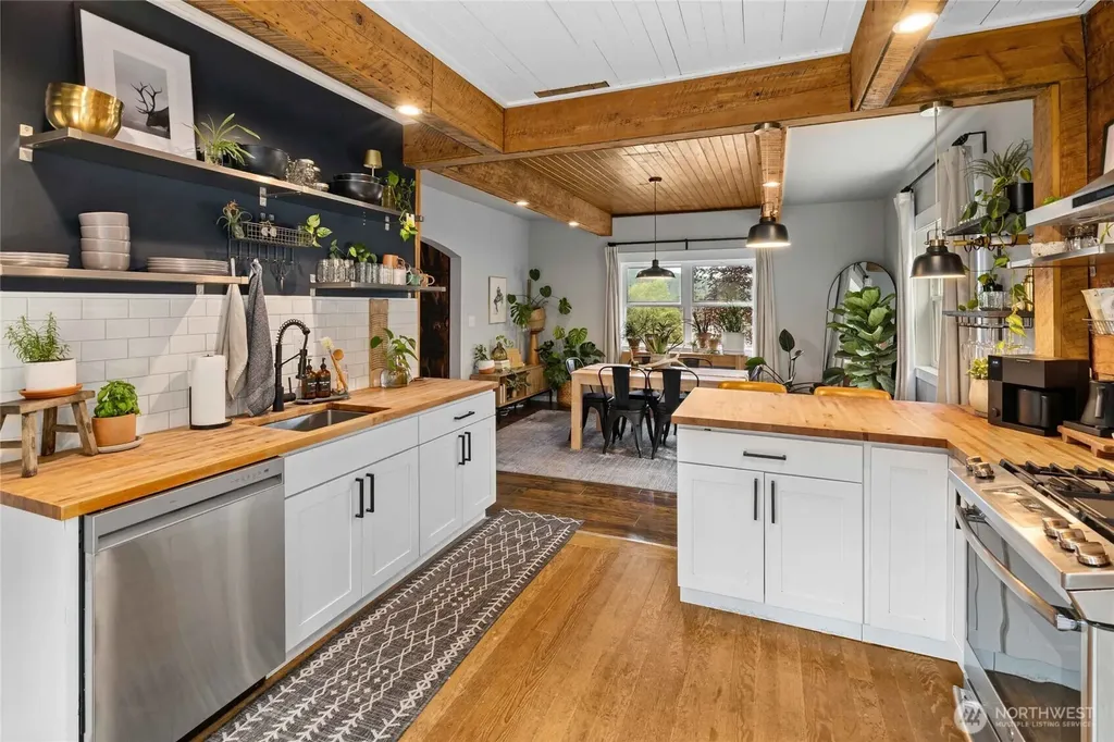 407 S 7th Street Roslyn WA 98941