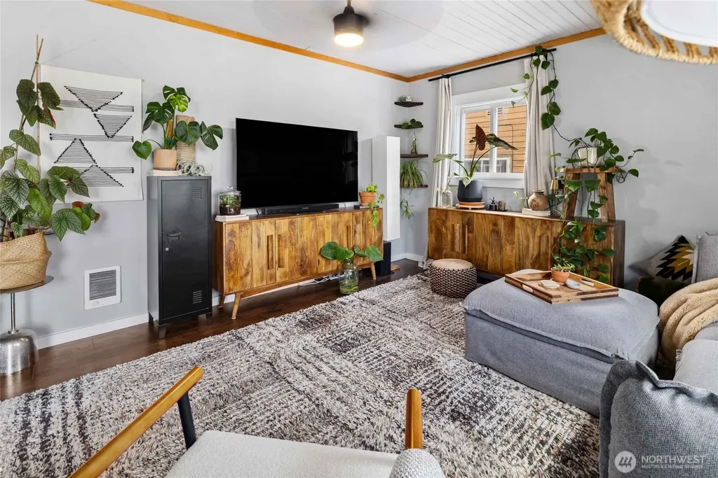 407 S 7th Street Roslyn WA 98941