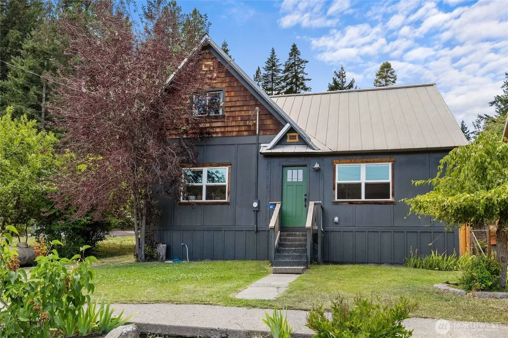 407 S 7th Street Roslyn WA 98941