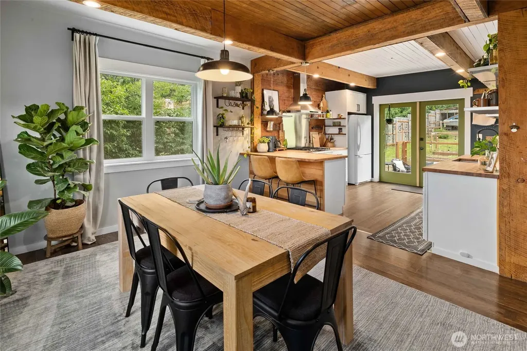 407 S 7th Street Roslyn WA 98941