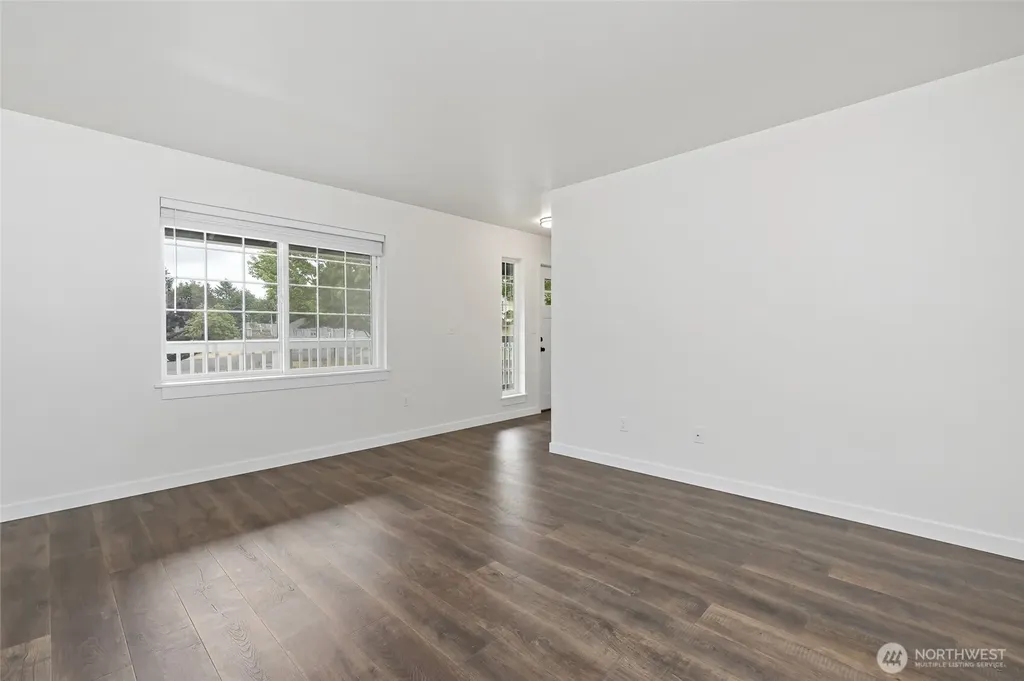 341 Elk Loop Carbonado WA 98323