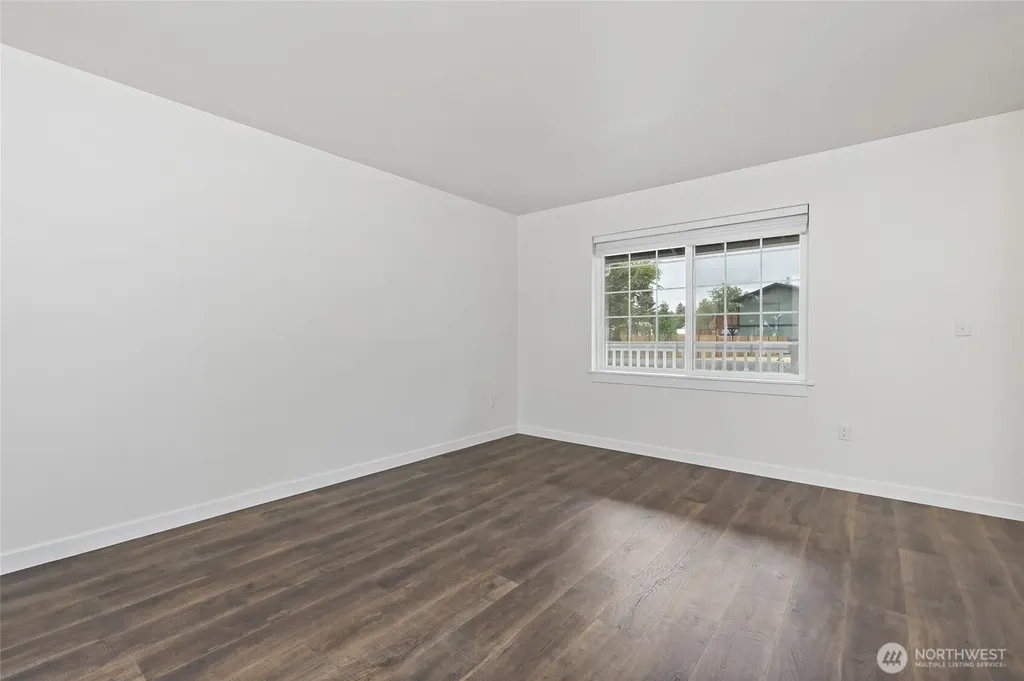 341 Elk Loop Carbonado WA 98323