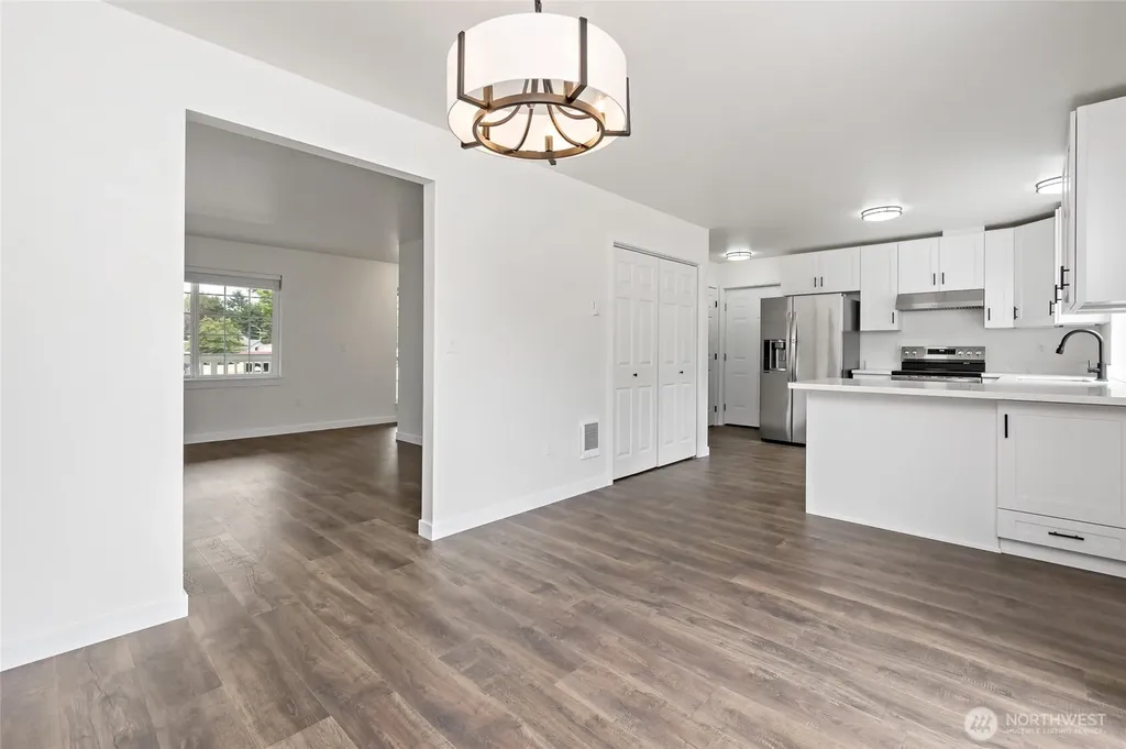 341 Elk Loop Carbonado WA 98323