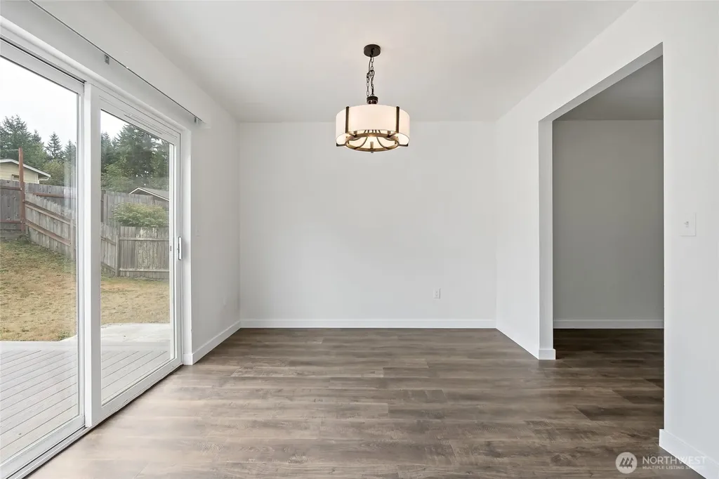 341 Elk Loop Carbonado WA 98323
