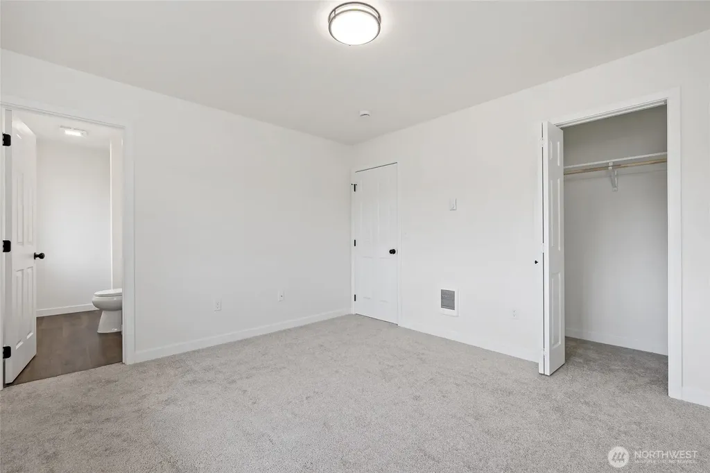 341 Elk Loop Carbonado WA 98323