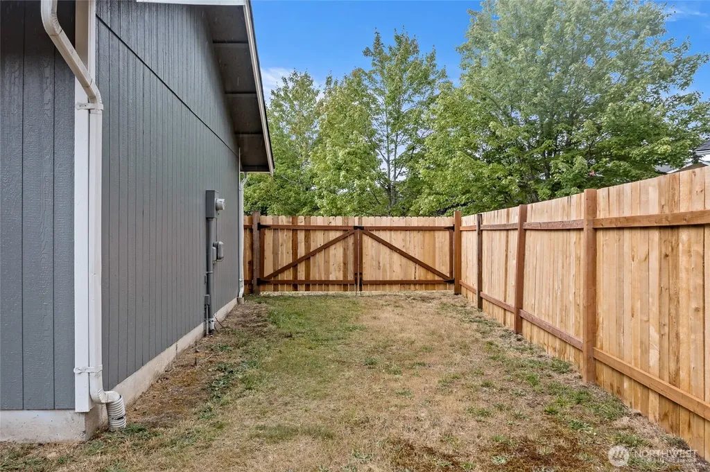 341 Elk Loop Carbonado WA 98323