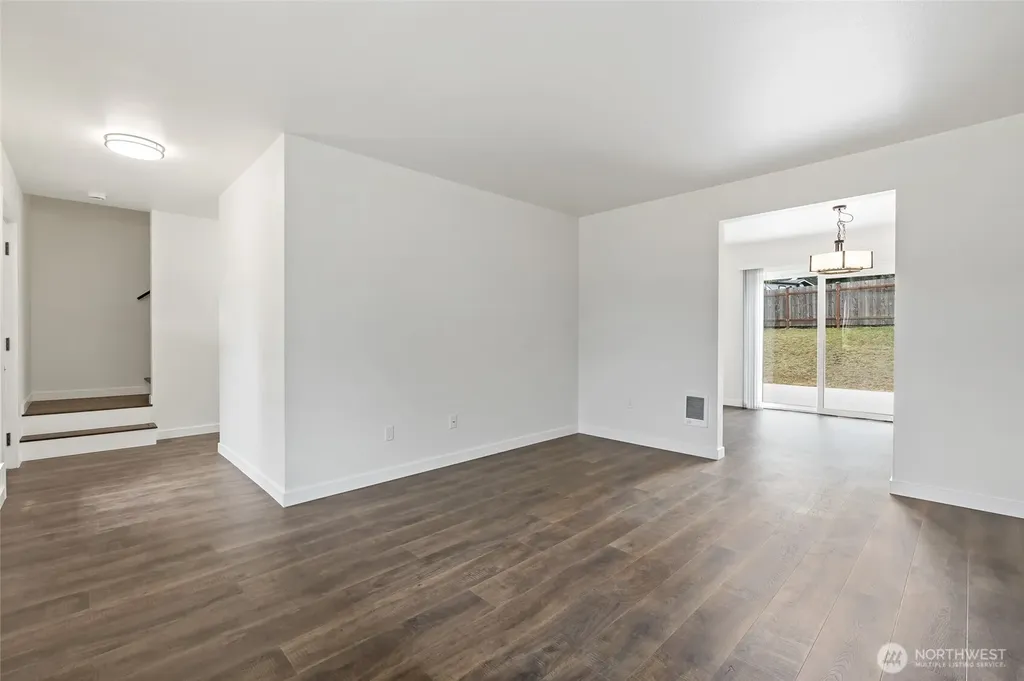 341 Elk Loop Carbonado WA 98323