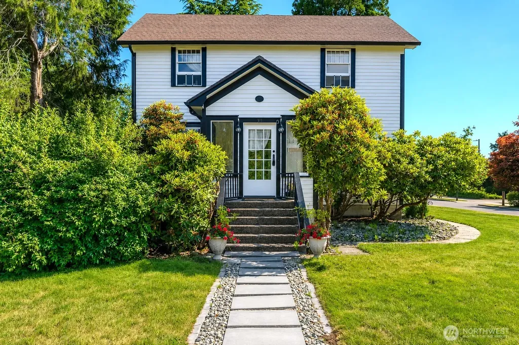 311 Cherry Street Blaine WA 98230