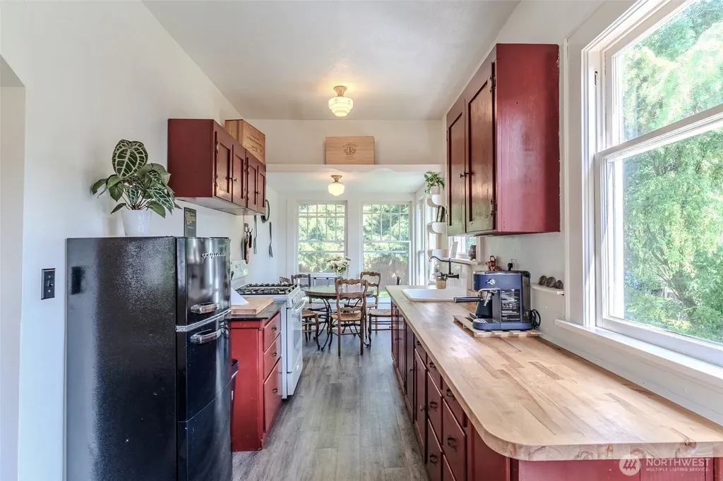 311 Cherry Street Blaine WA 98230