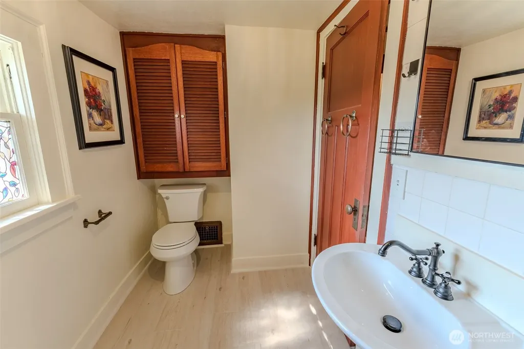 311 Cherry Street Blaine WA 98230
