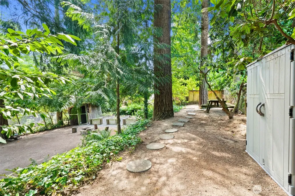 1529 NE 94th Street Seattle WA 98115