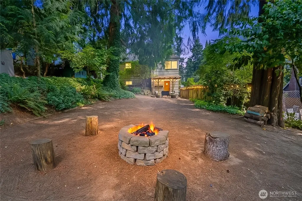 1529 NE 94th Street Seattle WA 98115