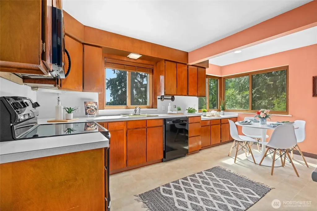 1529 NE 94th Street Seattle WA 98115