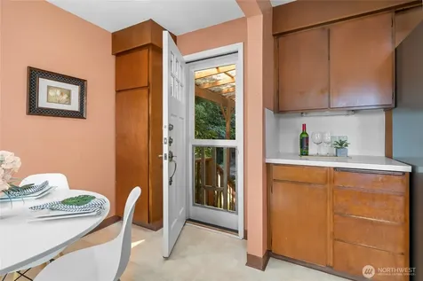 1529 NE 94th Street Seattle WA 98115