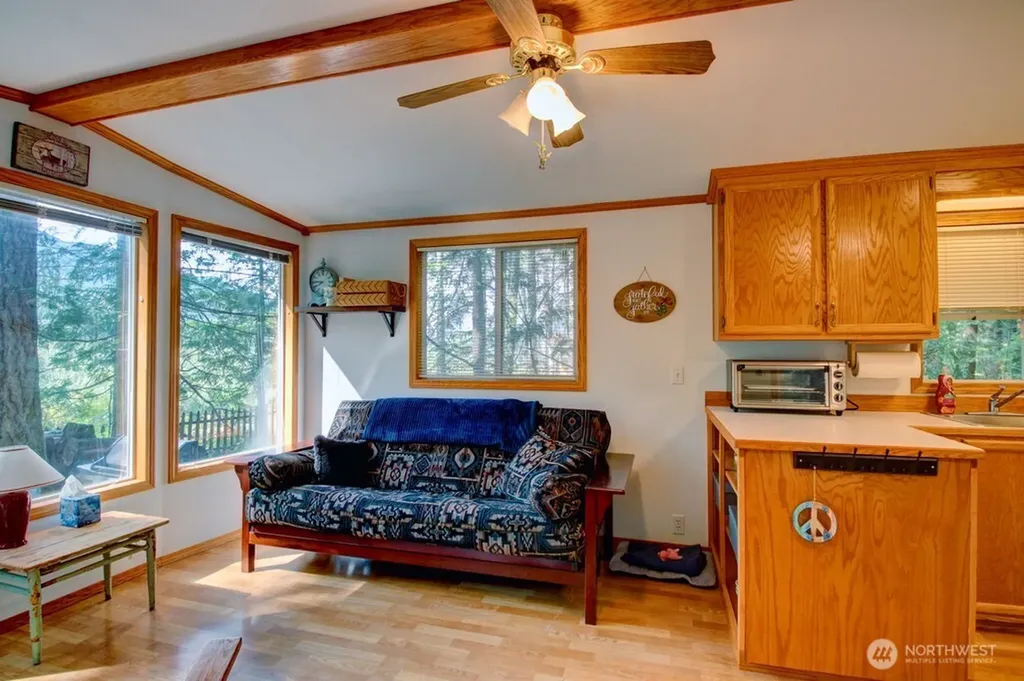 40 Riverside Drive Deming WA 98244