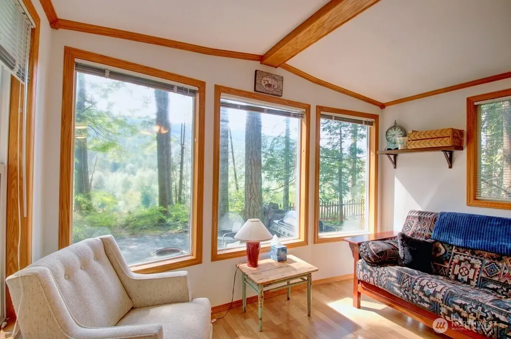 40 Riverside Drive Deming WA 98244