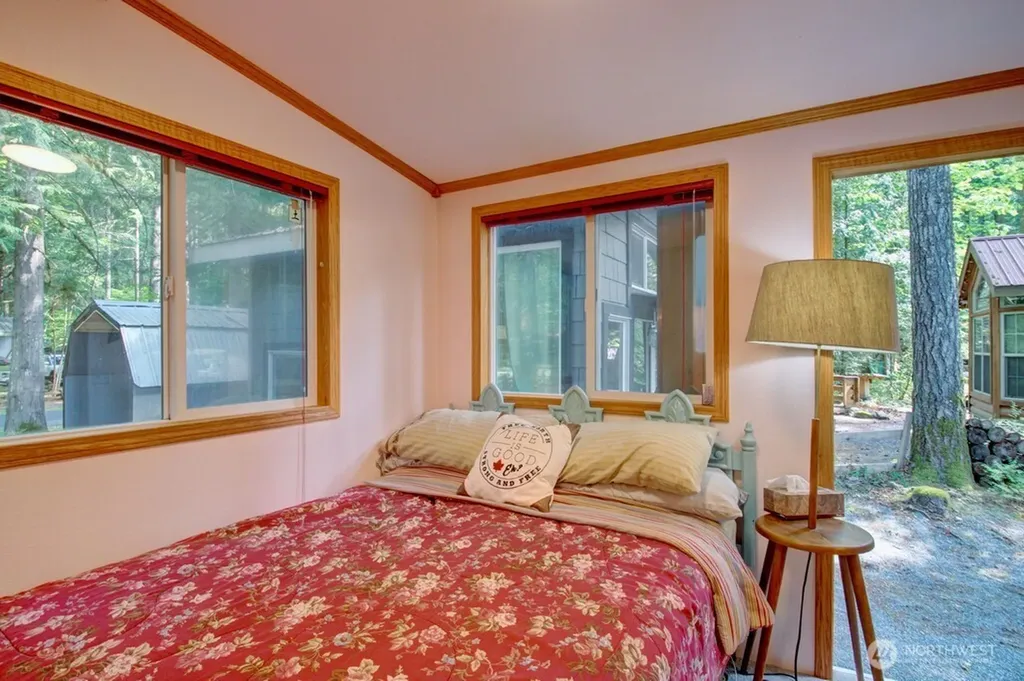 40 Riverside Drive Deming WA 98244