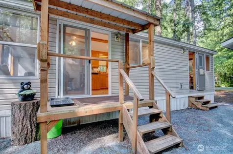 40 Riverside Drive Deming WA 98244