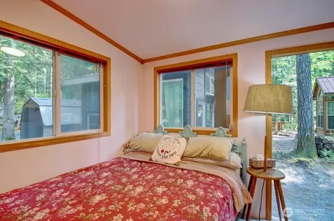 40 Riverside Drive Deming WA 98244