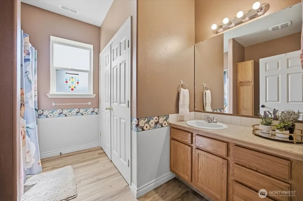 9810 Mia Lane Pasco WA 99301