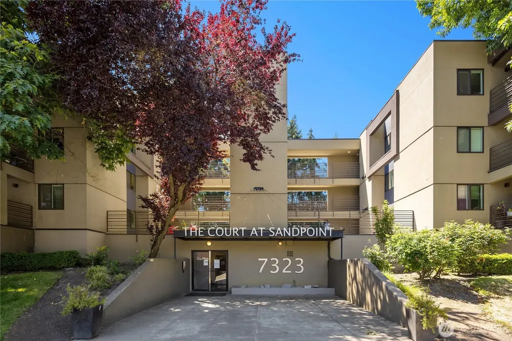 7323 Sand Point Way NE Seattle WA 98115