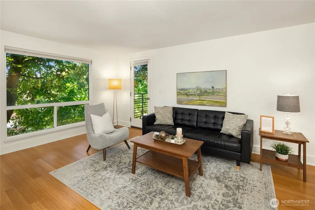 7323 Sand Point Way NE Seattle WA 98115