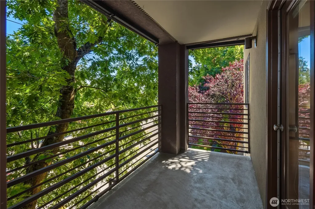7323 Sand Point Way NE Seattle WA 98115