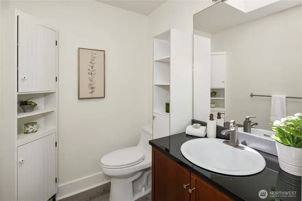 7323 Sand Point Way NE Seattle WA 98115