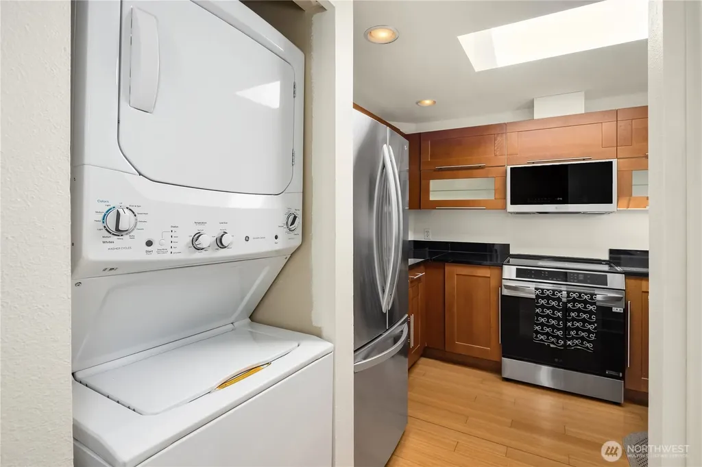 7323 Sand Point Way NE Seattle WA 98115