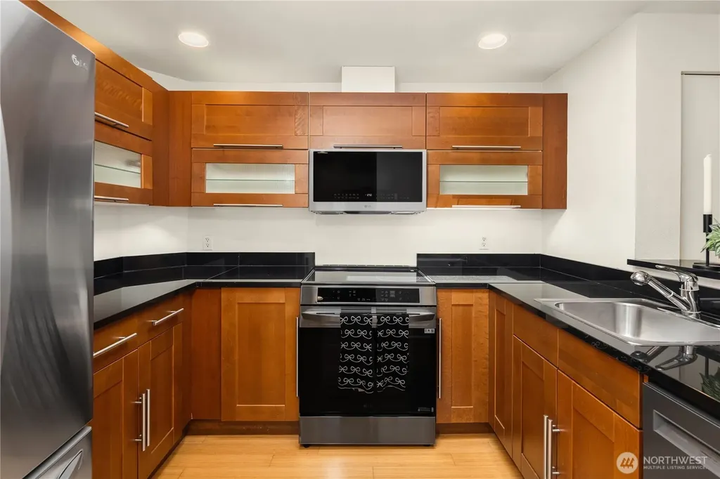7323 Sand Point Way NE Seattle WA 98115