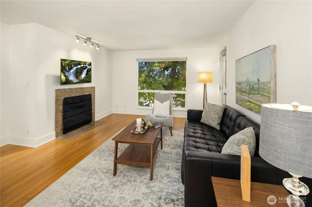 7323 Sand Point Way NE Seattle WA 98115