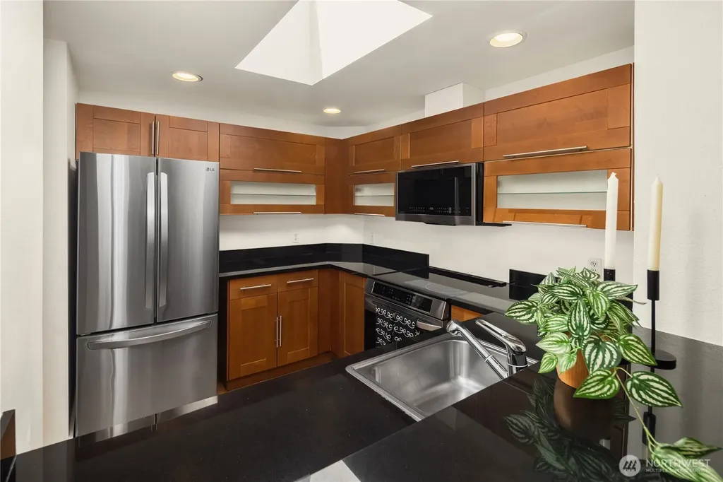 7323 Sand Point Way NE Seattle WA 98115