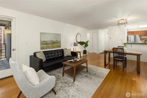 7323 Sand Point Way NE Seattle WA 98115