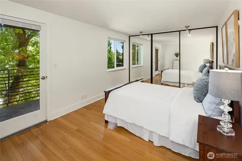 7323 Sand Point Way NE Seattle WA 98115