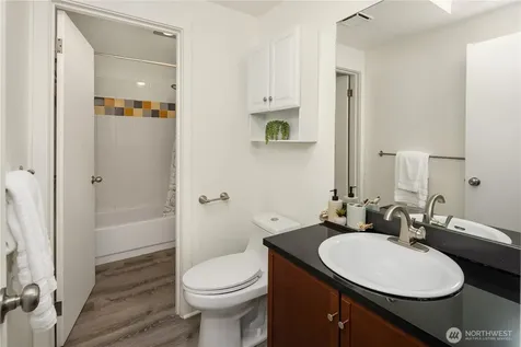 7323 Sand Point Way NE Seattle WA 98115