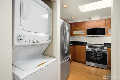 7323 Sand Point Way NE Seattle WA 98115