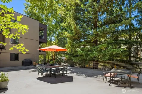 7323 Sand Point Way NE Seattle WA 98115