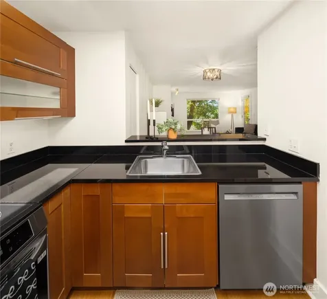 7323 Sand Point Way NE Seattle WA 98115