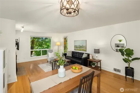 7323 Sand Point Way NE Seattle WA 98115