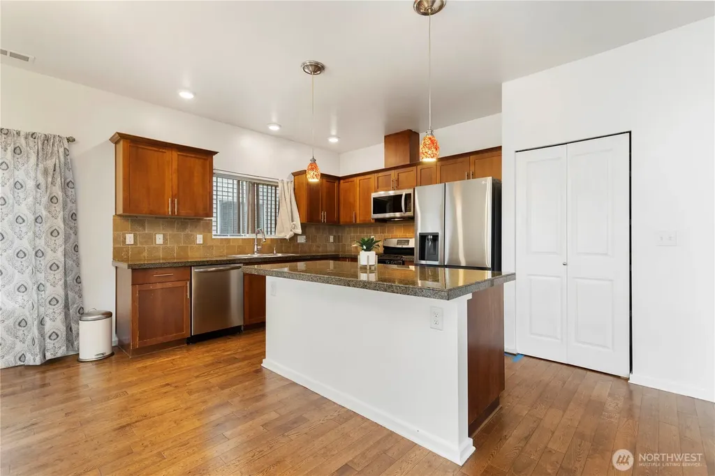 4217 L Place NE Auburn WA 98002