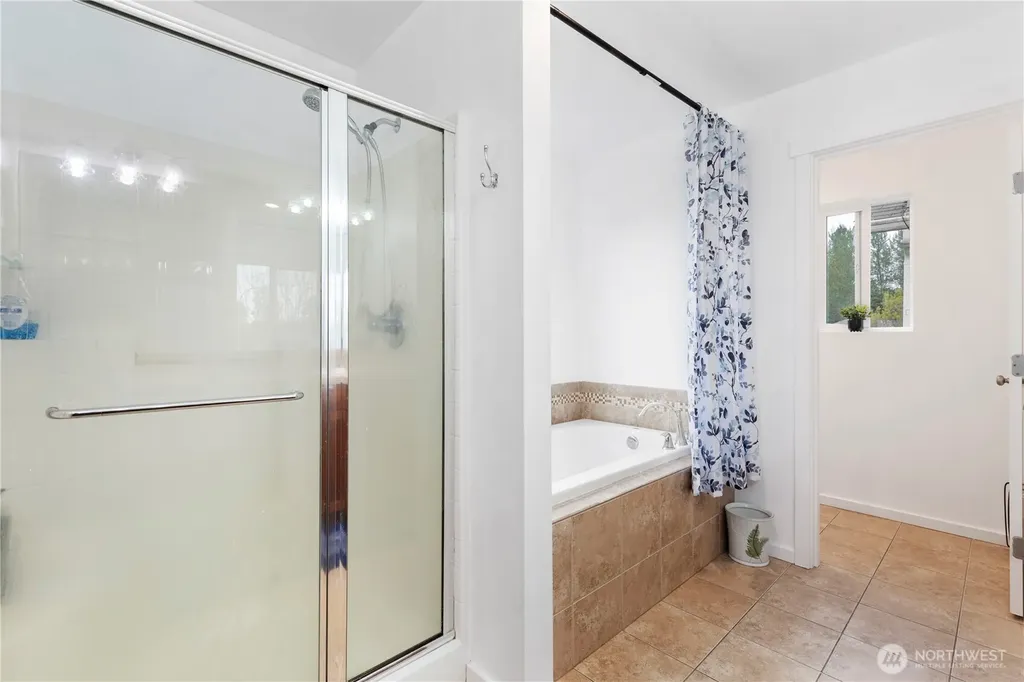 4217 L Place NE Auburn WA 98002