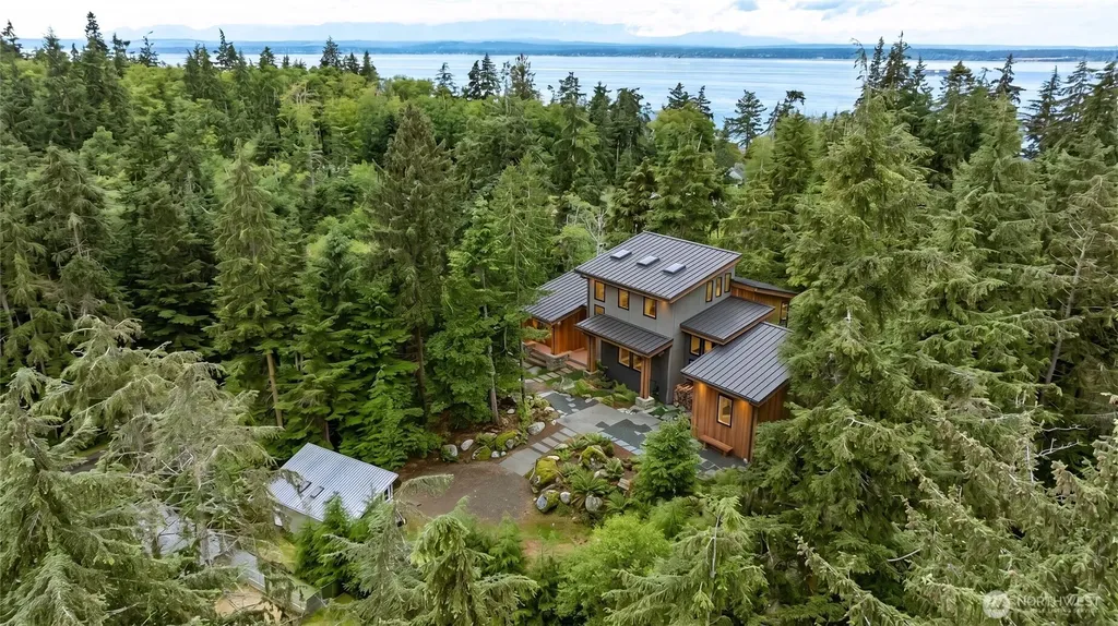 3086 Spahr Road Greenbank WA 98253