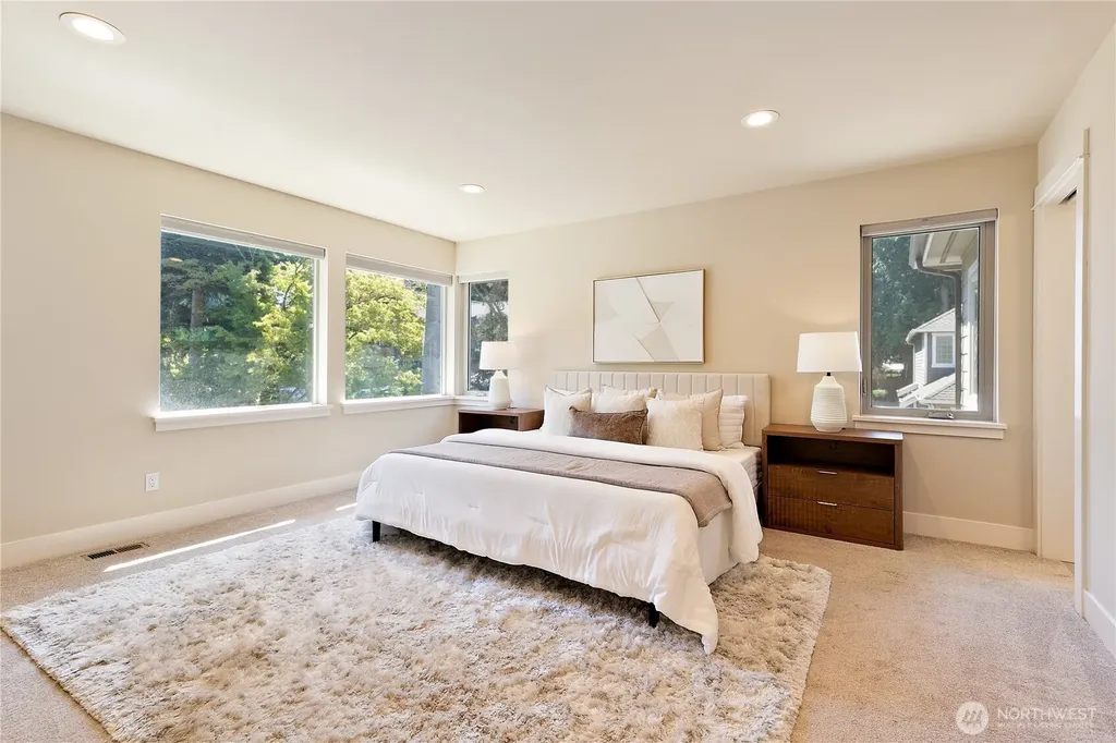 10034 Slater Avenue NE Kirkland WA 98033