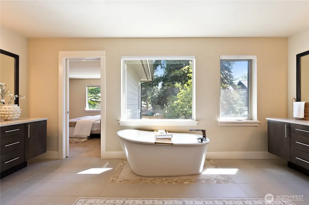 10034 Slater Avenue NE Kirkland WA 98033