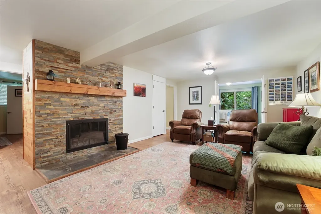 3929 Faith Place NW Bremerton WA 98312