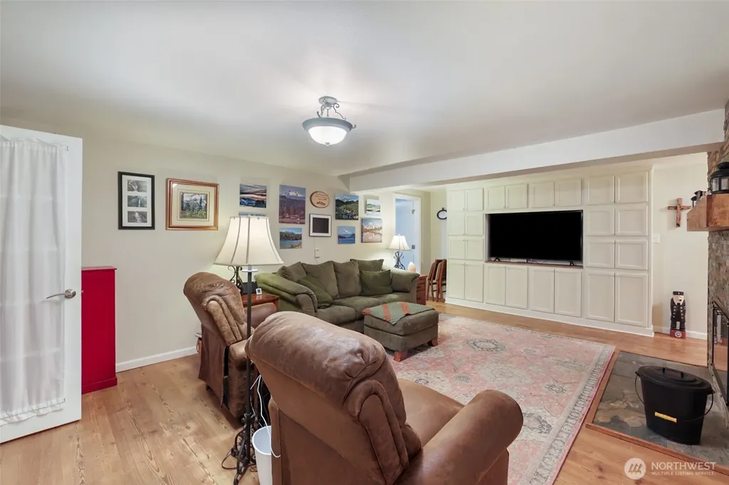 3929 Faith Place NW Bremerton WA 98312