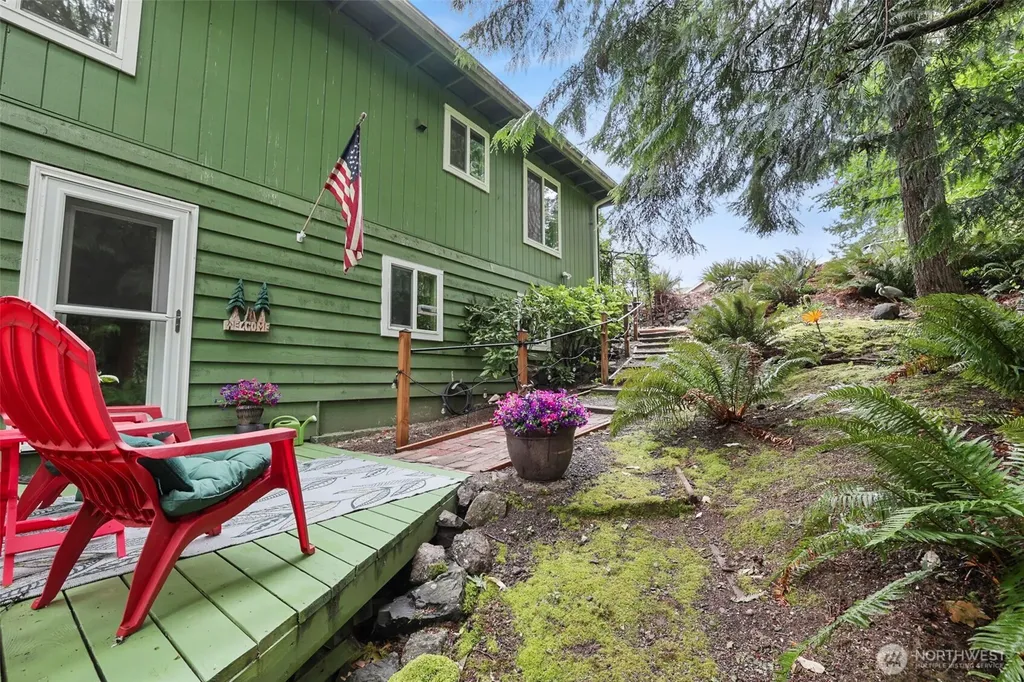 3929 Faith Place NW Bremerton WA 98312