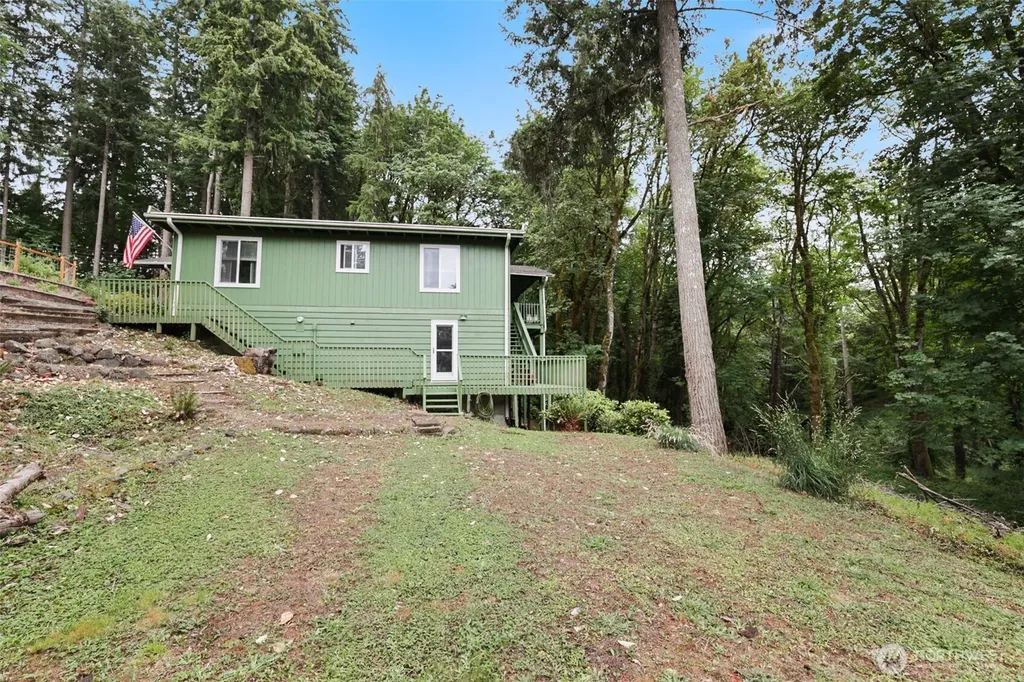 3929 Faith Place NW Bremerton WA 98312