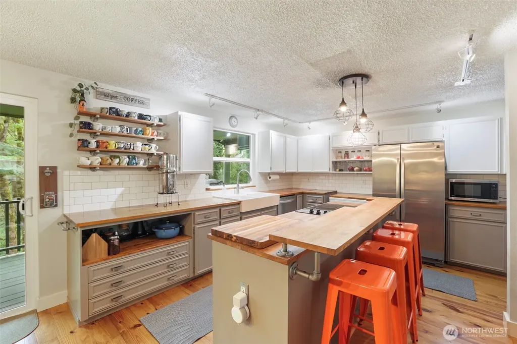3929 Faith Place NW Bremerton WA 98312